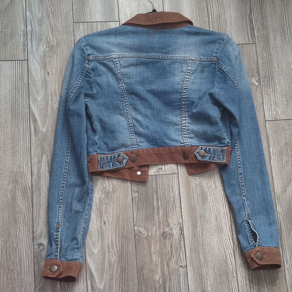 Forever 21 Blue Denim Cropped Jacket with Brown Suede Trim S - Picture 4 of 4